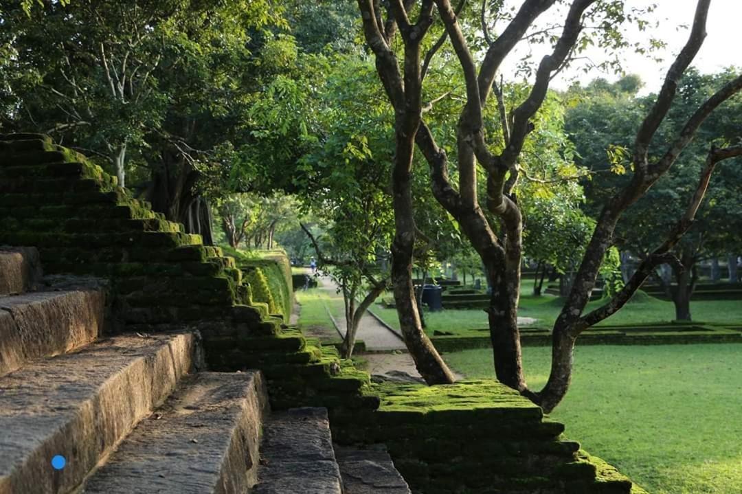 River Nature Park Polonnaruwa Exterior foto